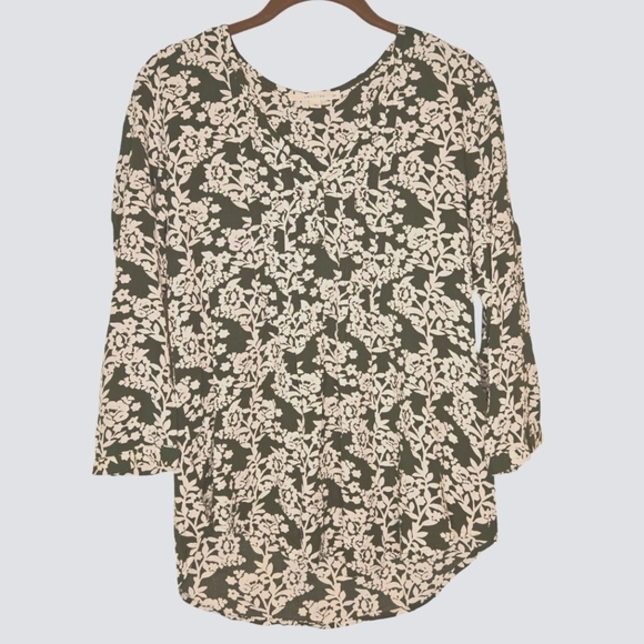 NWOT Fun2Fun V-Neck High/Low Pleated Top Dark Green/Cream Size XS - Picture 1 of 13